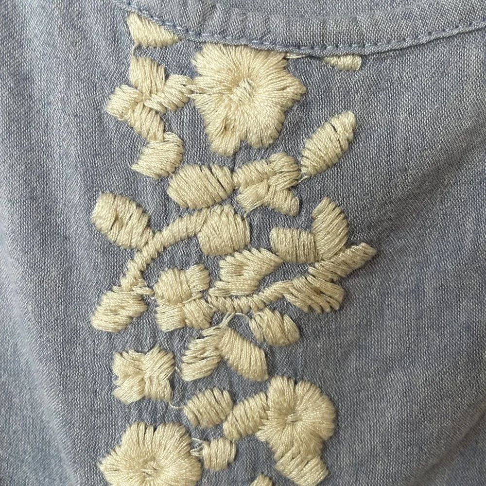 Fresh Produce Organic Cotton Floral Embroidered Top Made in USA - Picture 3 of 11